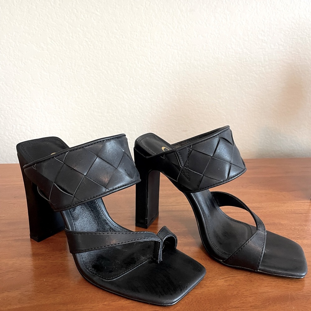 NEW Black Basketwoven Strappy Heel Sandals size 5.5